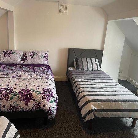 One Room To Stay With Fantastic Host Лондон Экстерьер фото