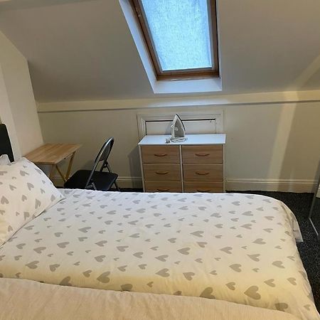 One Room To Stay With Fantastic Host Лондон Экстерьер фото