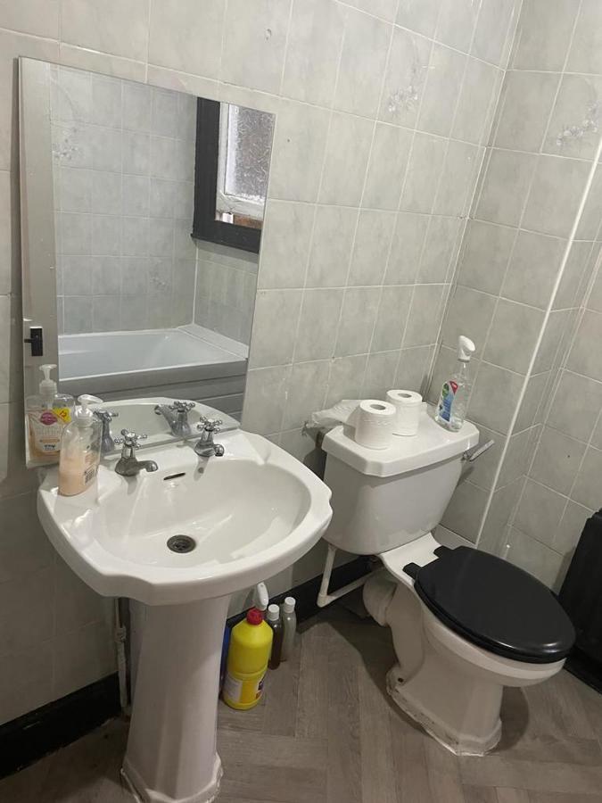 One Room To Stay With Fantastic Host Лондон Экстерьер фото