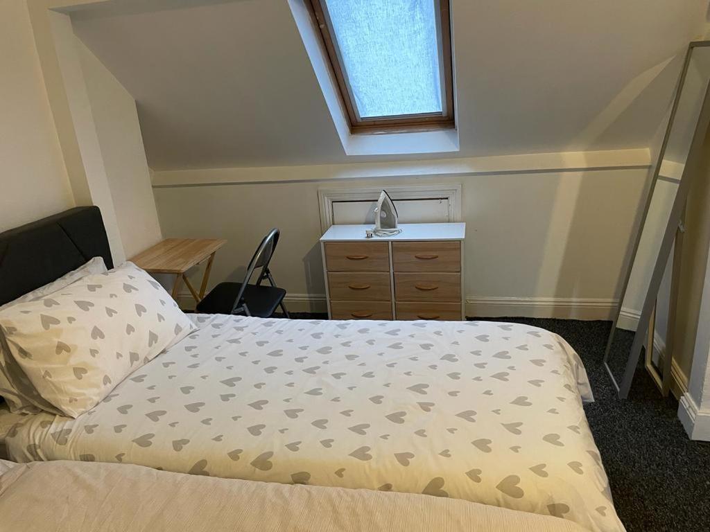 One Room To Stay With Fantastic Host Лондон Экстерьер фото