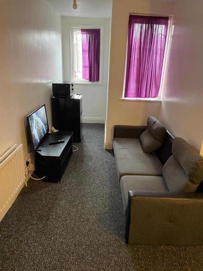 One Room To Stay With Fantastic Host Лондон Экстерьер фото